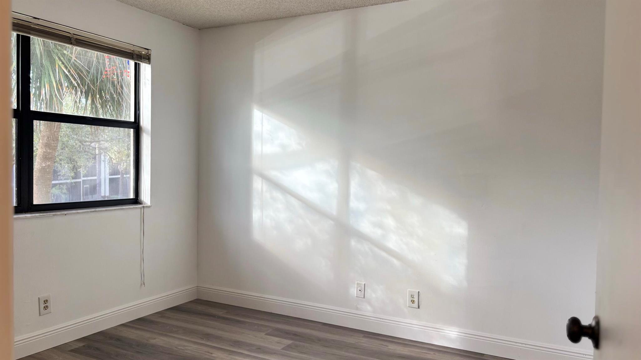 VILLAS AT MEADOW LAKES CO - Residential Lease