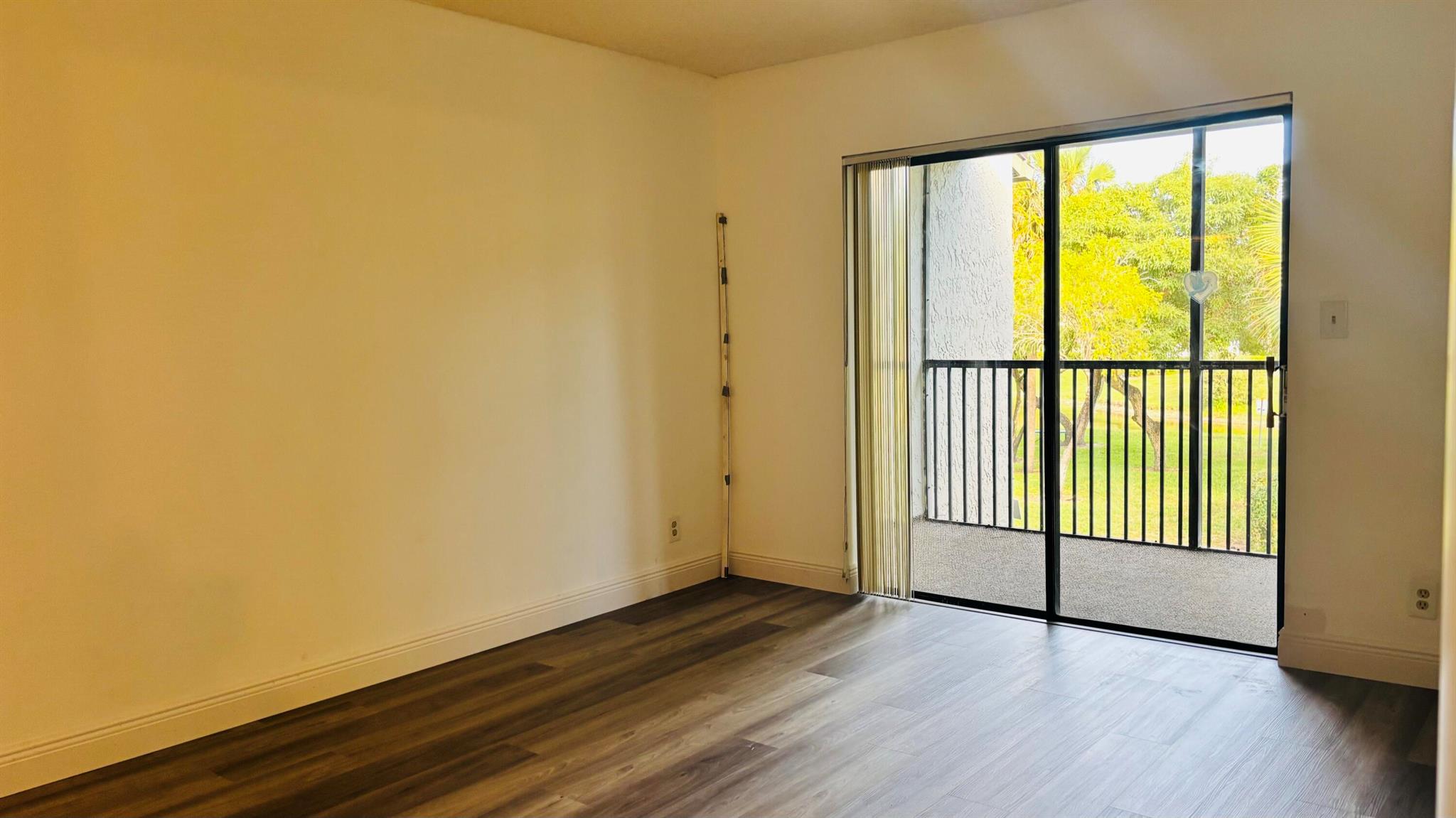 VILLAS AT MEADOW LAKES CO - Residential Lease