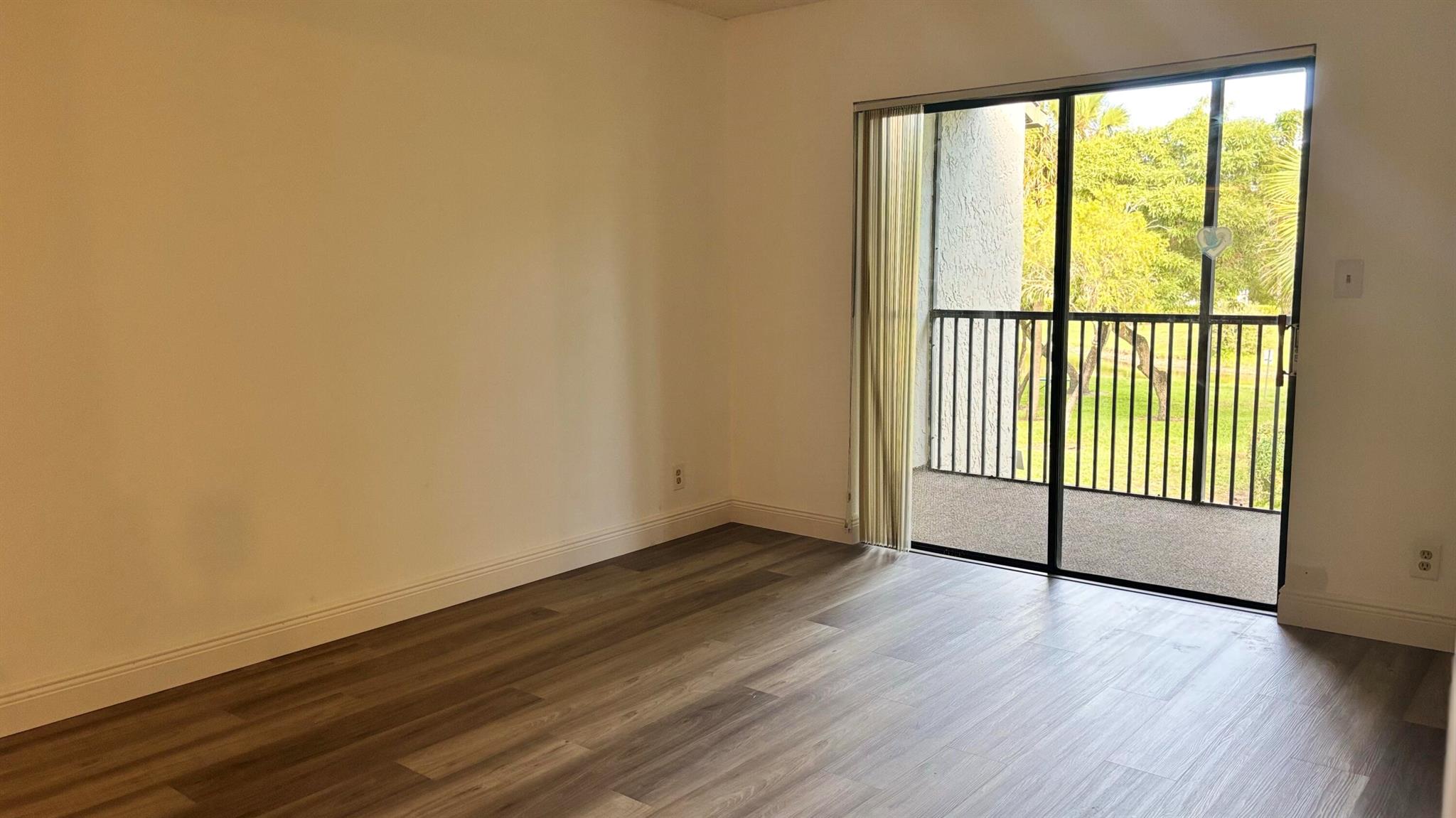 VILLAS AT MEADOW LAKES CO - Residential Lease