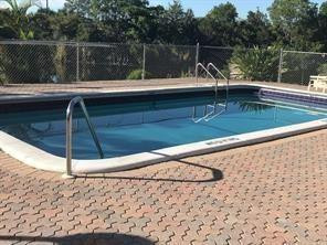 GARDEN LAKES OF INVERRARY - Residential