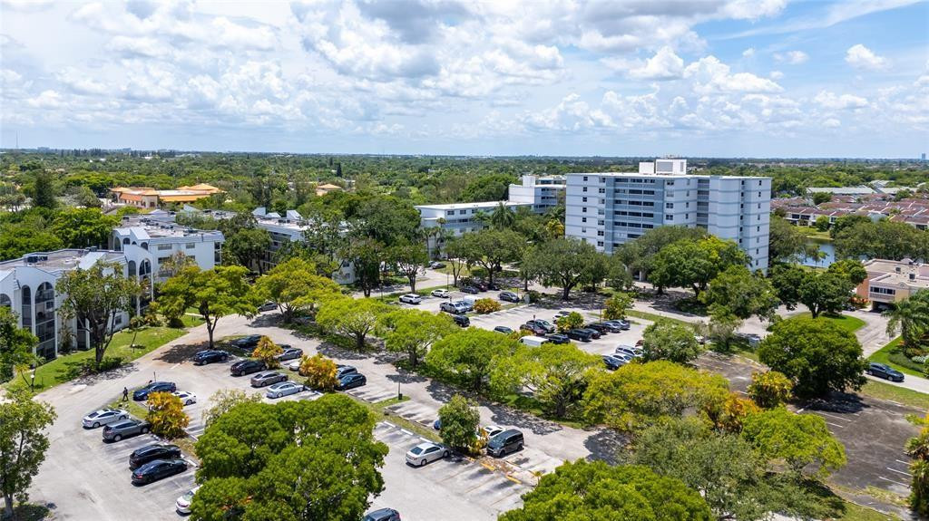 GARDEN LAKES OF INVERRARY - Residential