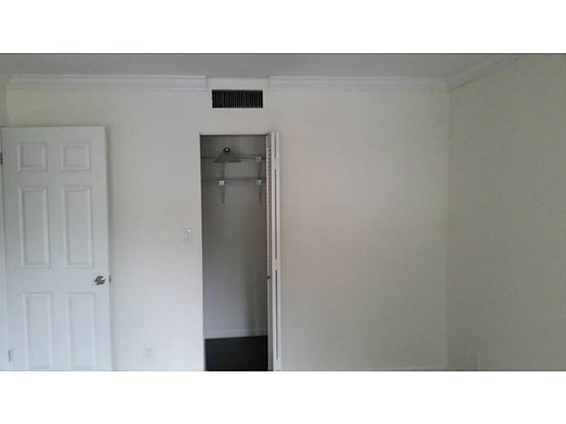 GARDEN LAKES OF INVERRARY - Residential