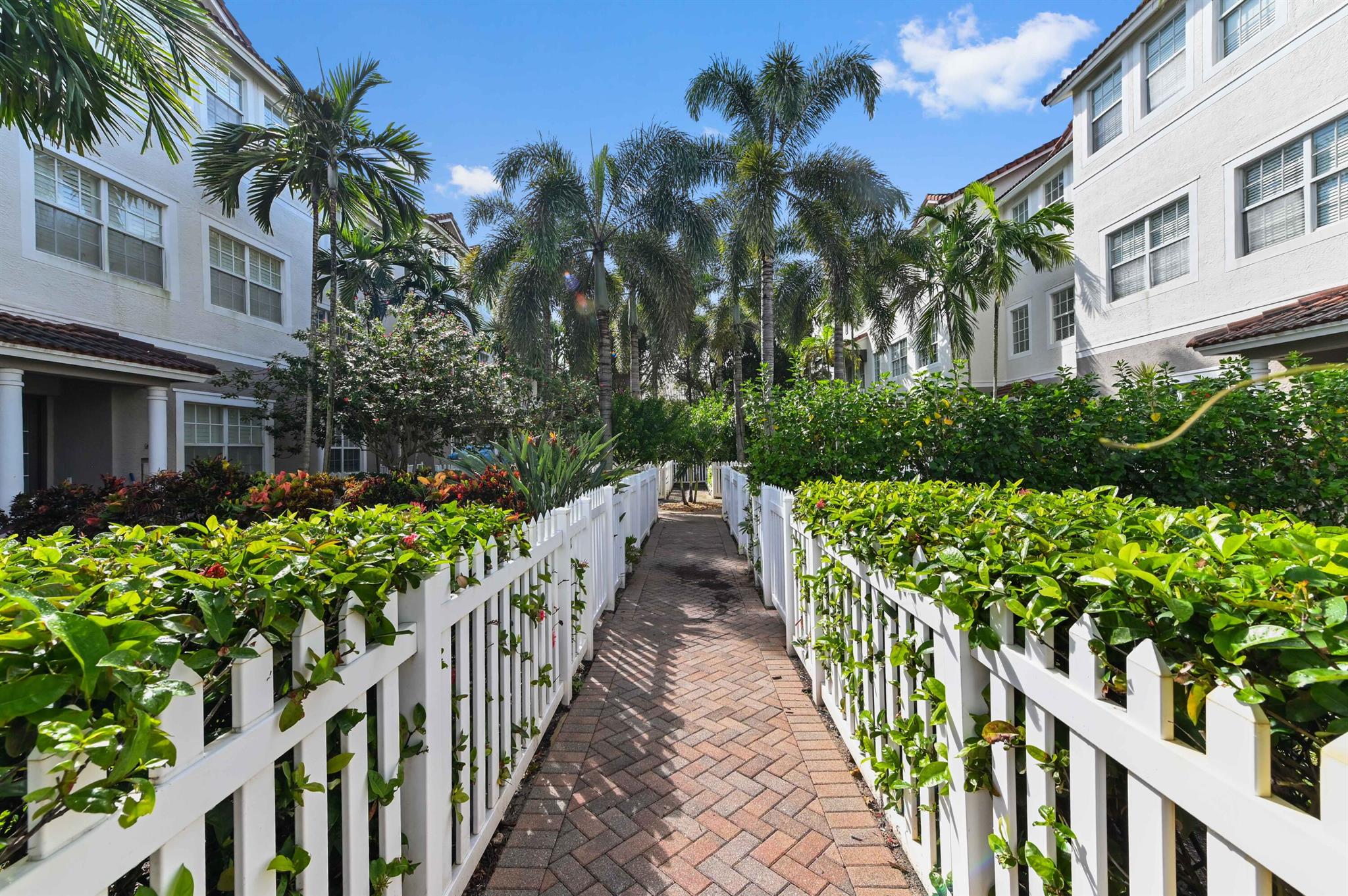 OCEAN CAY - Residential