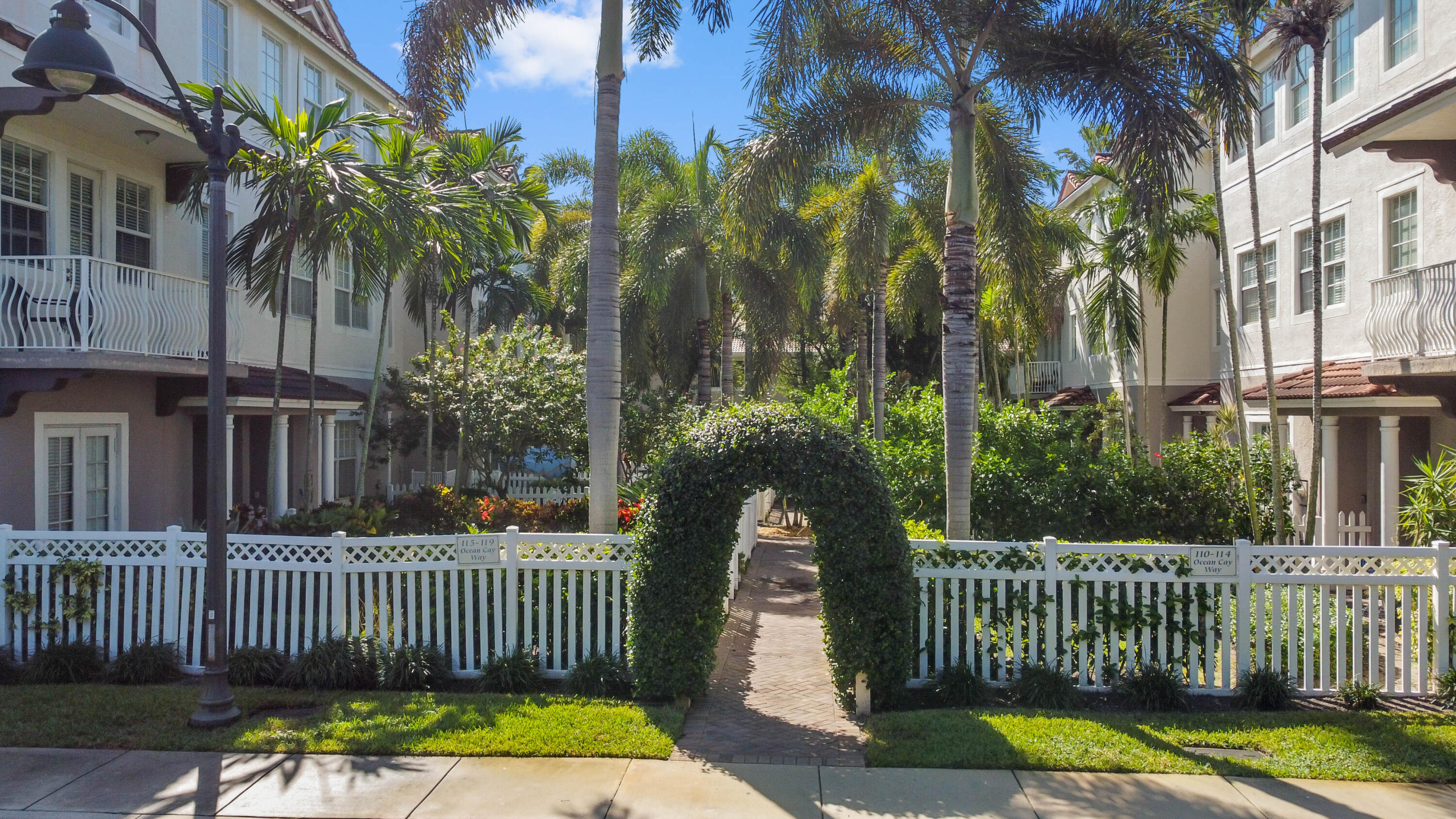 OCEAN CAY - Residential