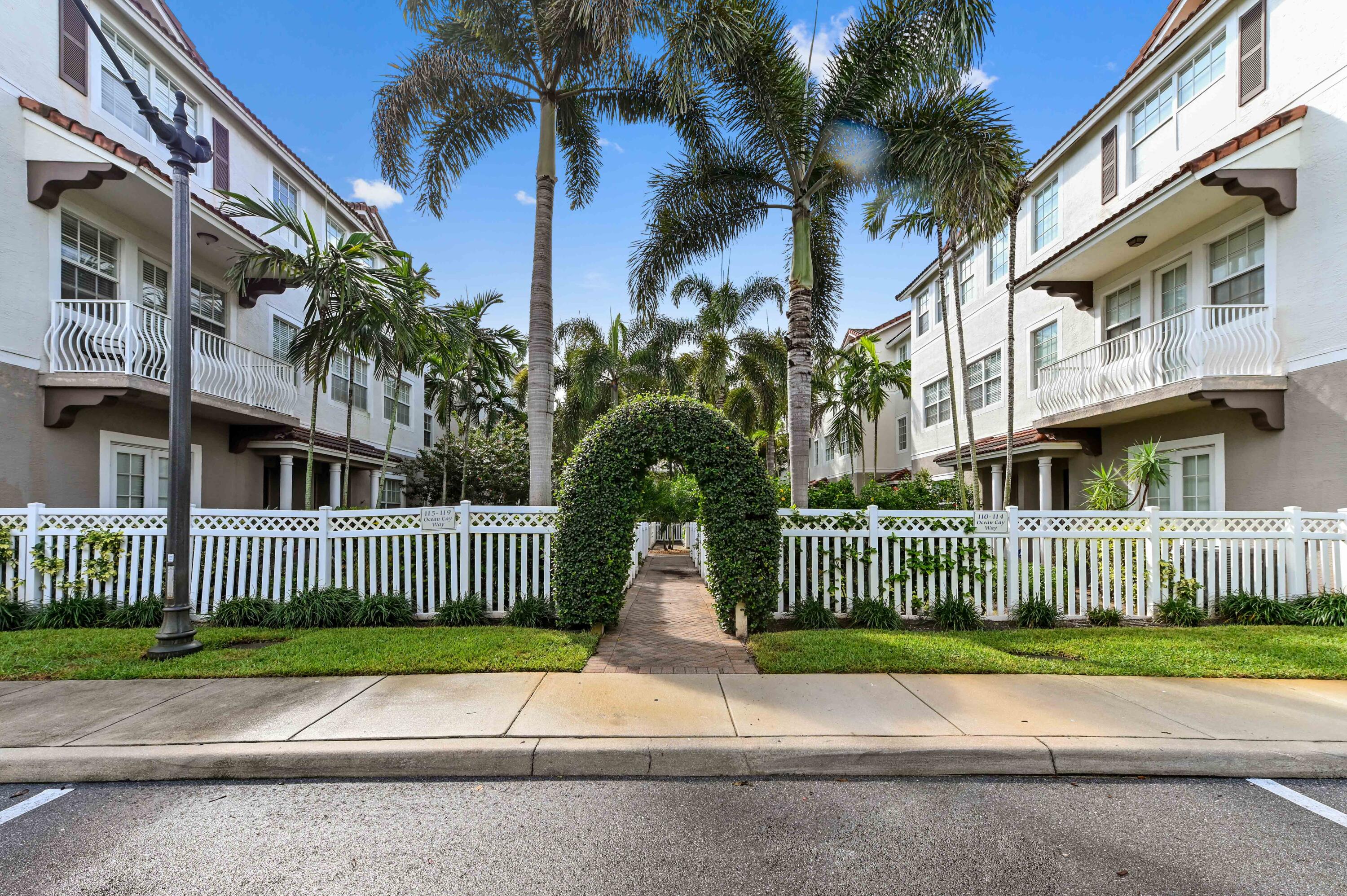 OCEAN CAY - Residential