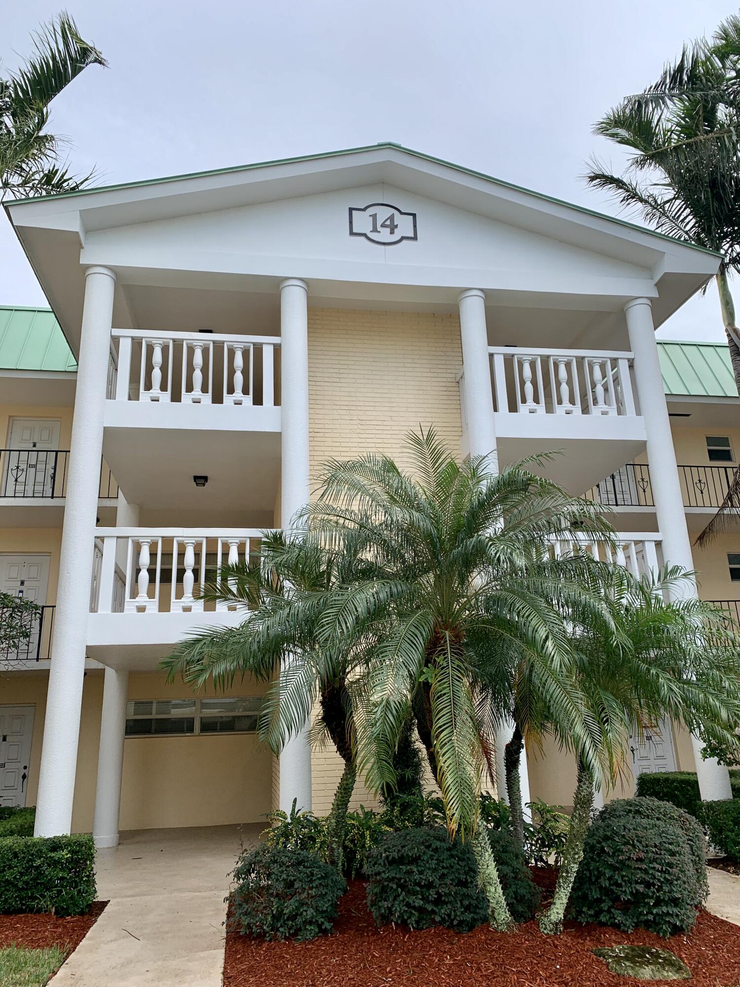 Welcome to this beautifully furnished 2BR/2BA seasonal rental in the highly desirable 55+ Colonial Club, located directly on the Intracoastal. This top floor unit ensures peace with no neighbors above, yet is just steps from the elevator. Enjoy two fully renovated bathrooms, a tastefully decorated interior, and a guest room with two twin beds. Cable & internet included! Minutes from the beach, Atlantic Ave, and Boynton's dining & shops. Relax at the waterfront pool and watch boats drift by while soaking up the Florida sunshine--your perfect winter retreat!