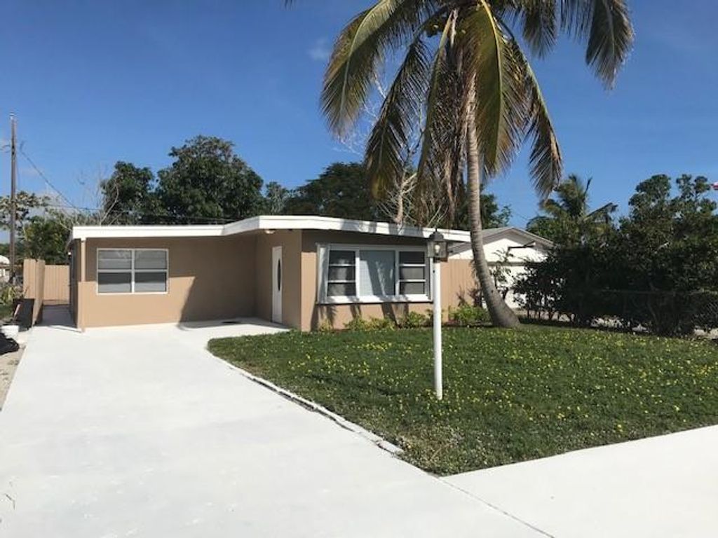 Photo of 1141 Highview Rd, Lantana, FL 33462 (MLS # F10312940)
