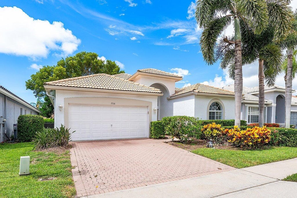 Photo of 7728 Edinburough Lane, Delray Beach, FL 33446 (MLS # R11103159)