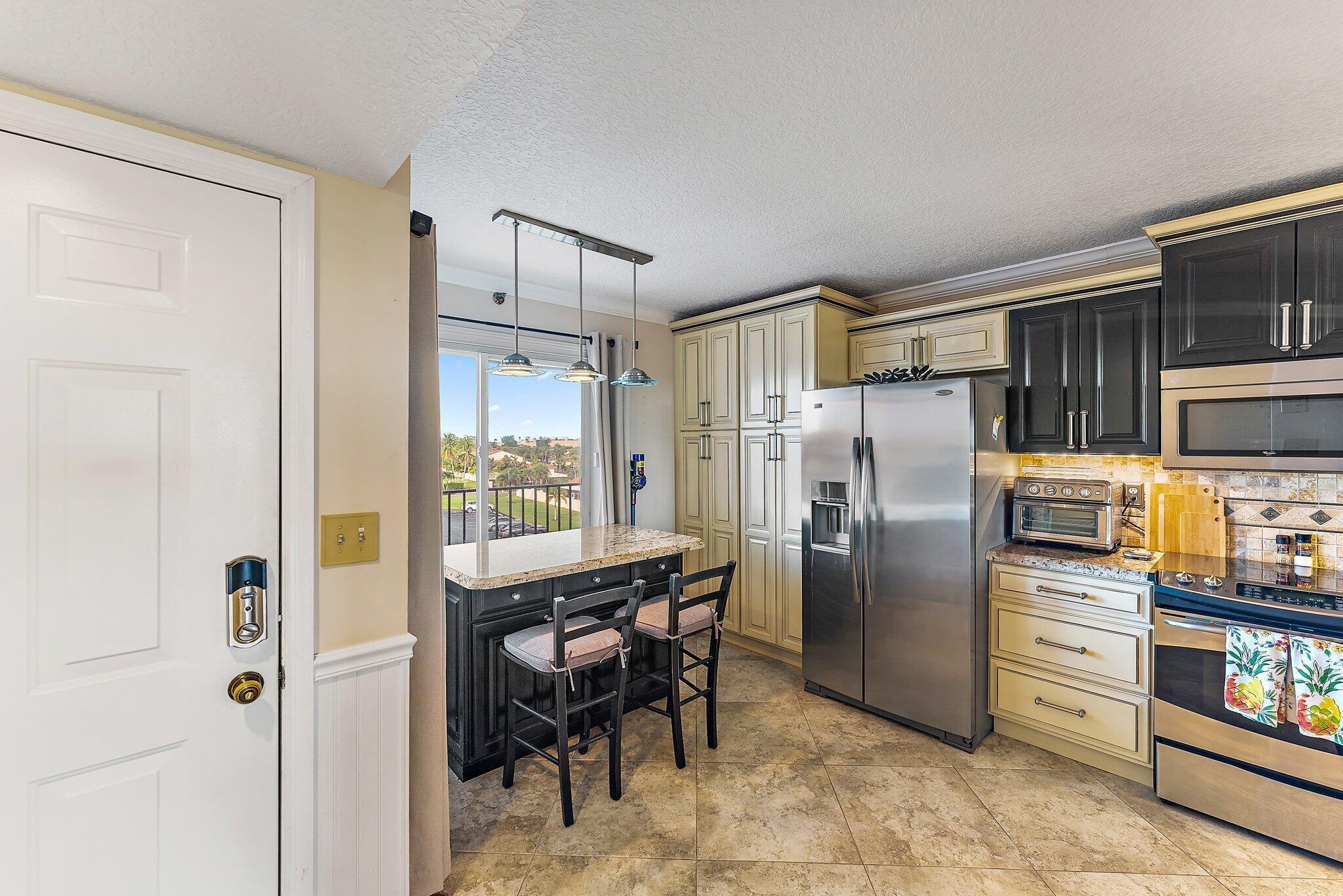 275 Palm Avenue C402