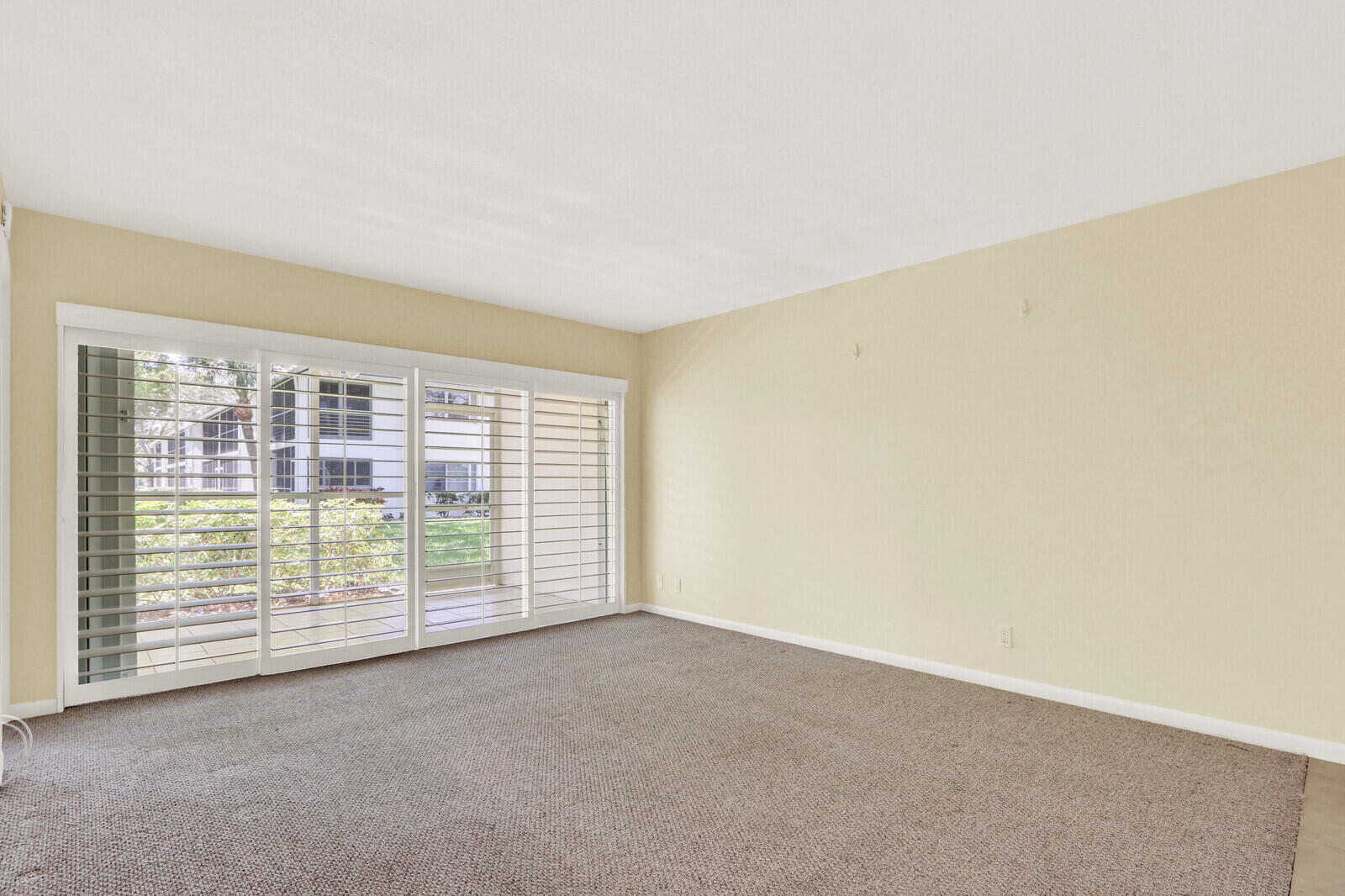 TEQUESTA GARDEN CONDO 1 - Residential