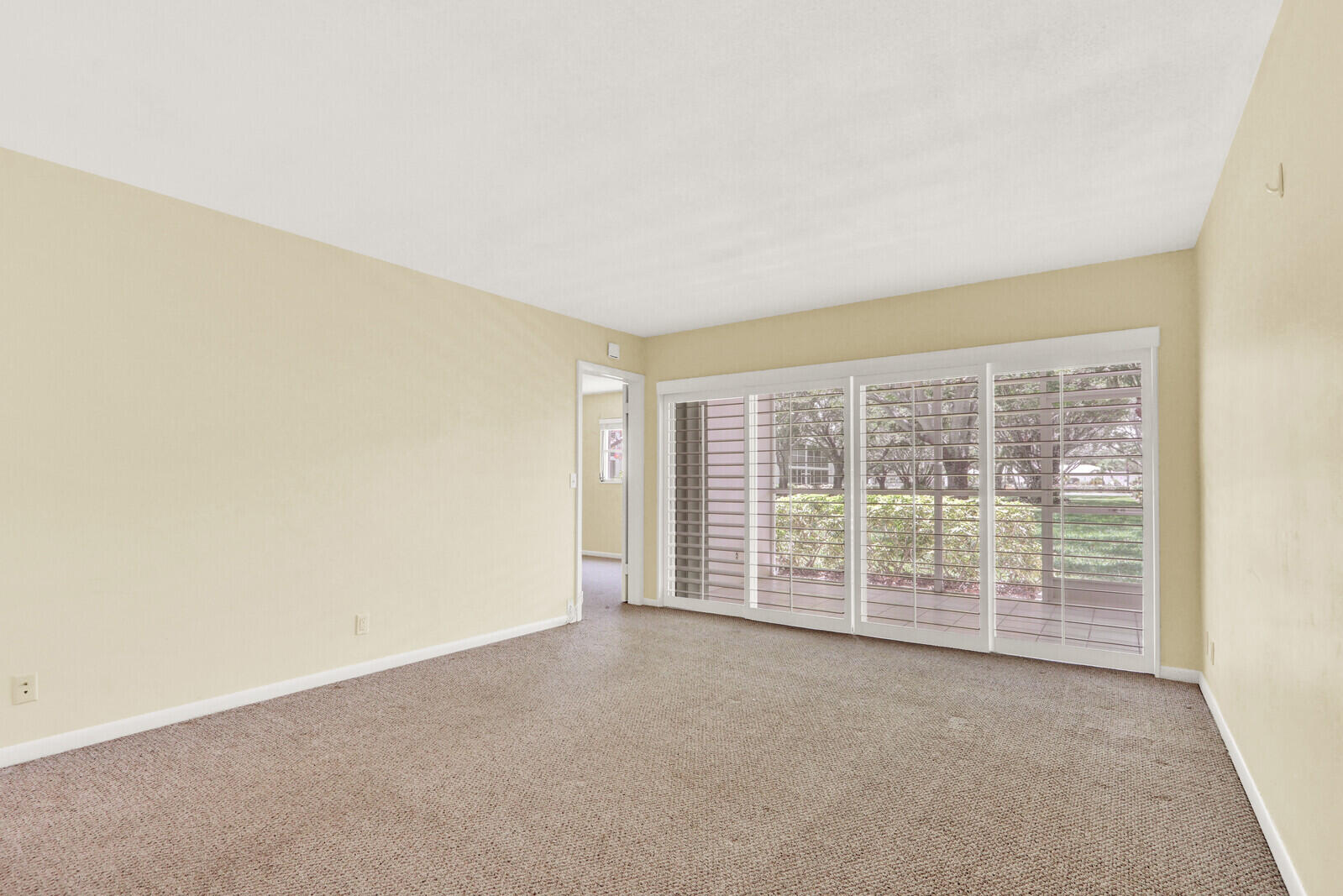 TEQUESTA GARDEN CONDO 1 - Residential