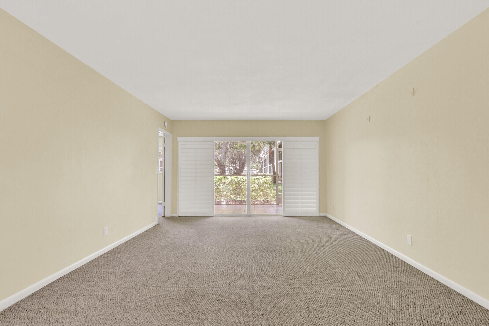 TEQUESTA GARDEN CONDO 1 - Residential