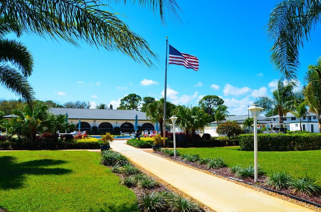 TEQUESTA GARDEN CONDO 1 - Residential