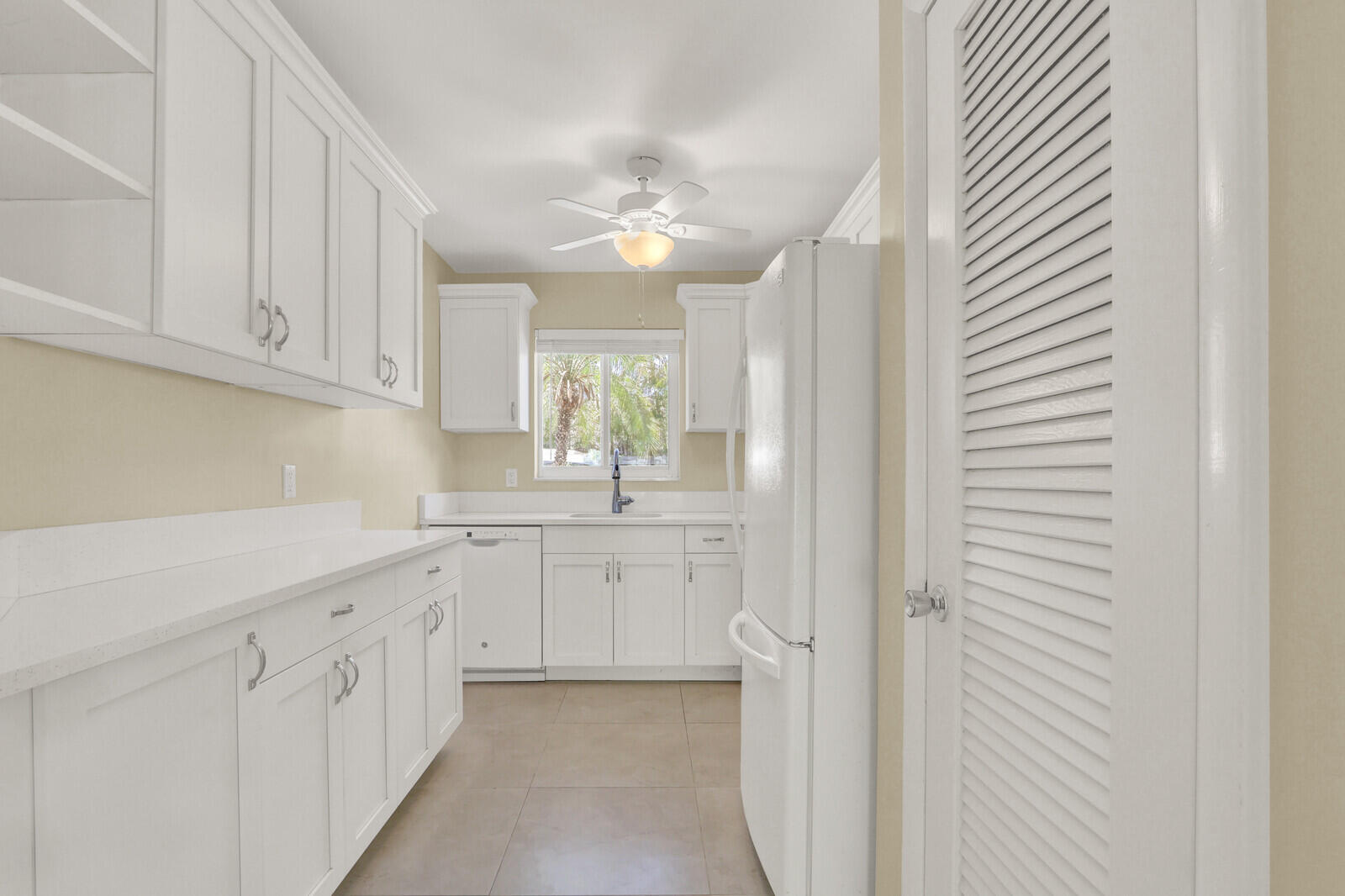 TEQUESTA GARDEN CONDO 1 - Residential
