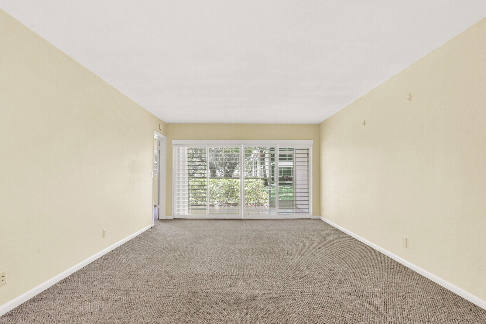 TEQUESTA GARDEN CONDO 1 - Residential