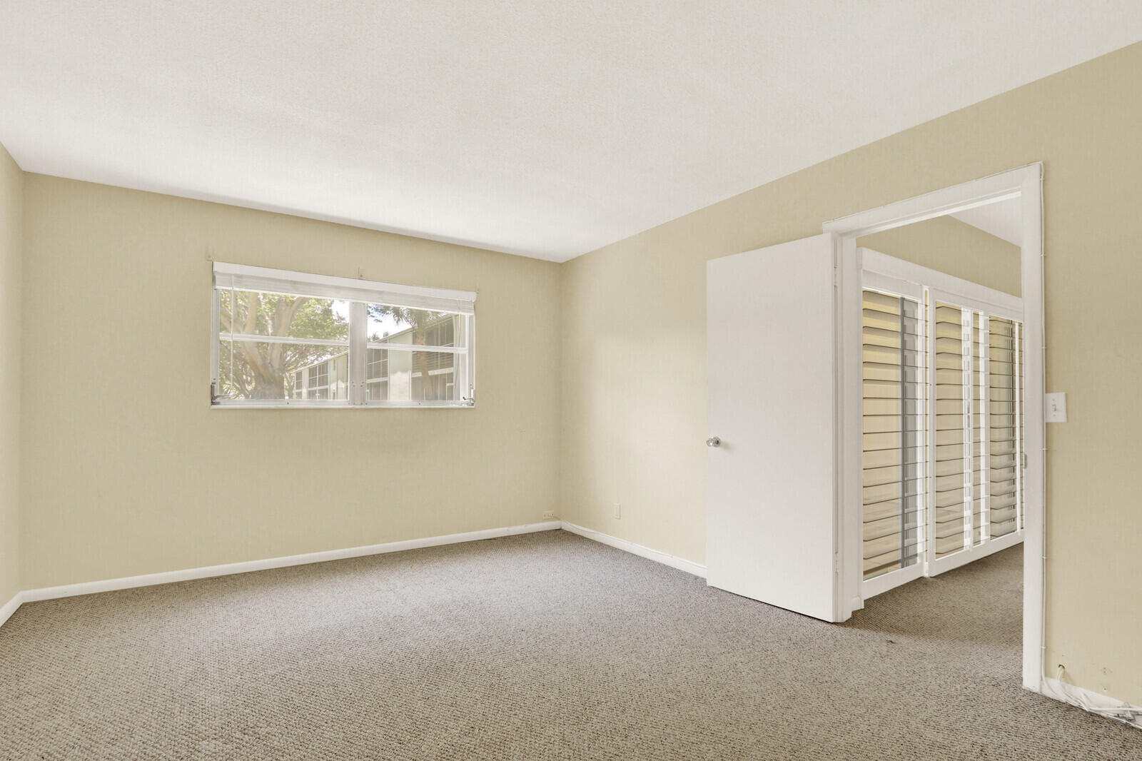 TEQUESTA GARDEN CONDO 1 - Residential