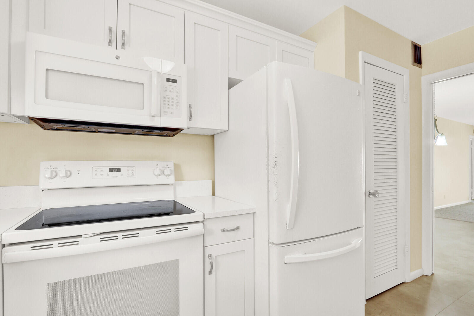 TEQUESTA GARDEN CONDO 1 - Residential