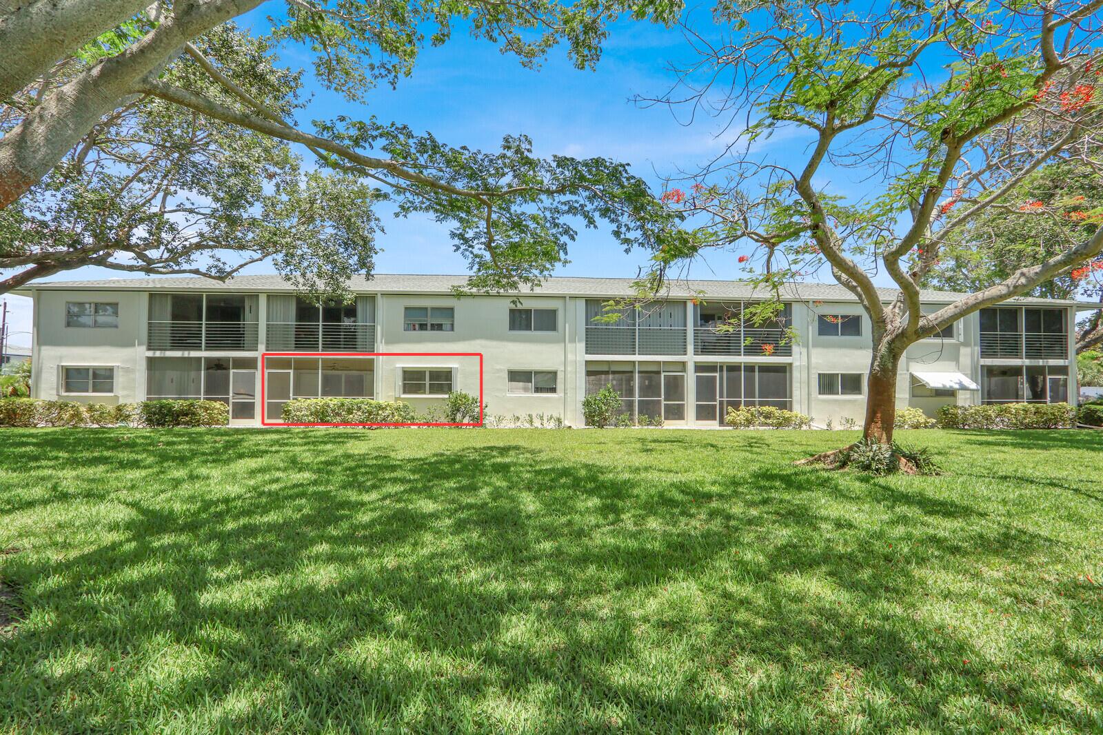 TEQUESTA GARDEN CONDO 1 - Residential
