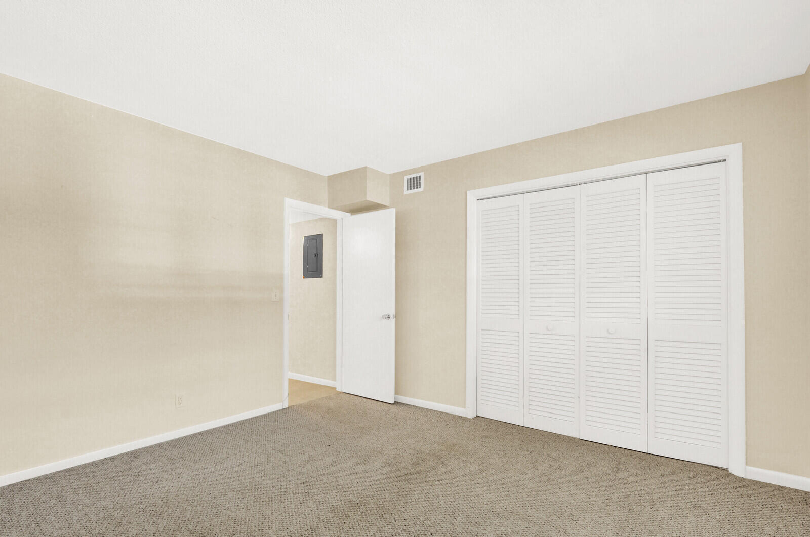 TEQUESTA GARDEN CONDO 1 - Residential