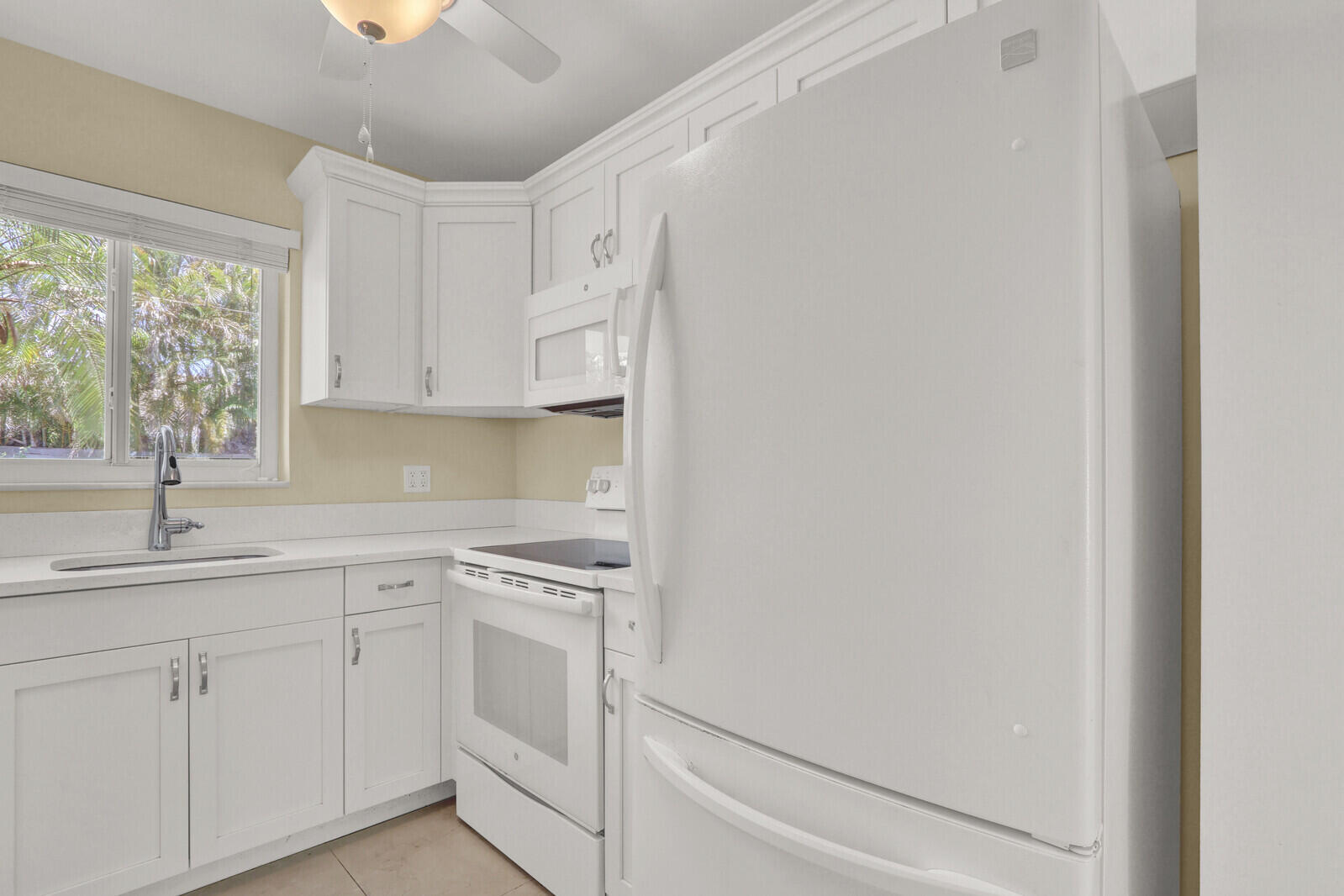 TEQUESTA GARDEN CONDO 1 - Residential