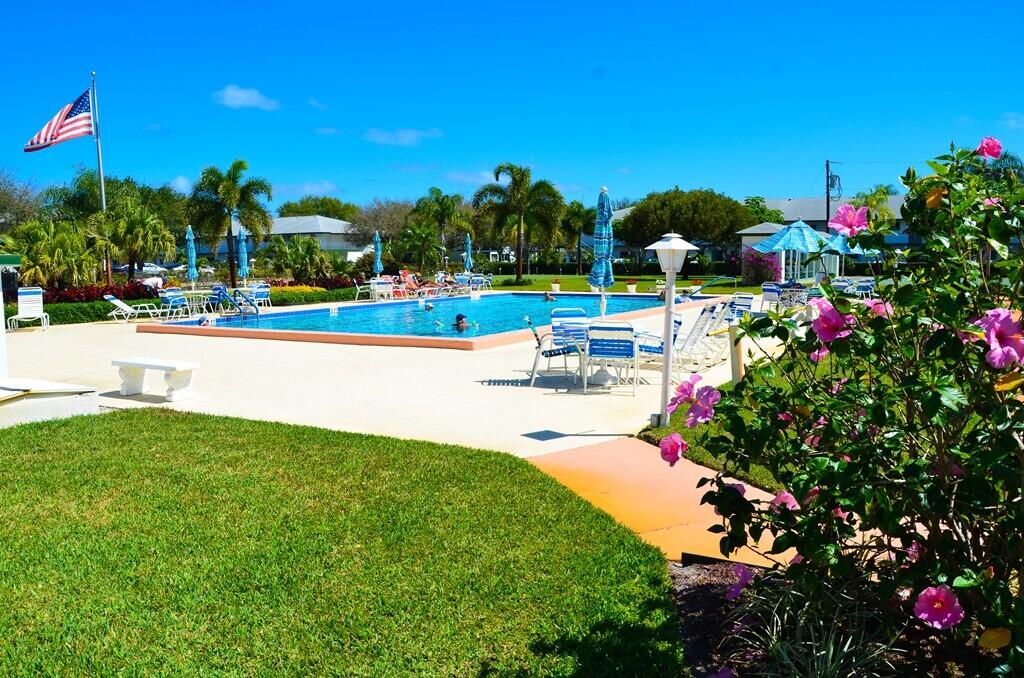 TEQUESTA GARDEN CONDO 1 - Residential