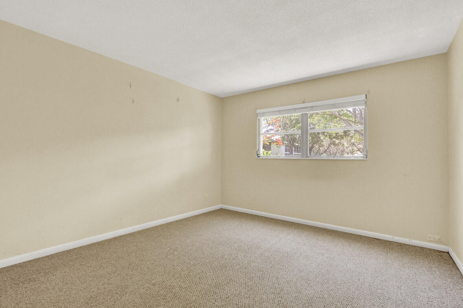 TEQUESTA GARDEN CONDO 1 - Residential