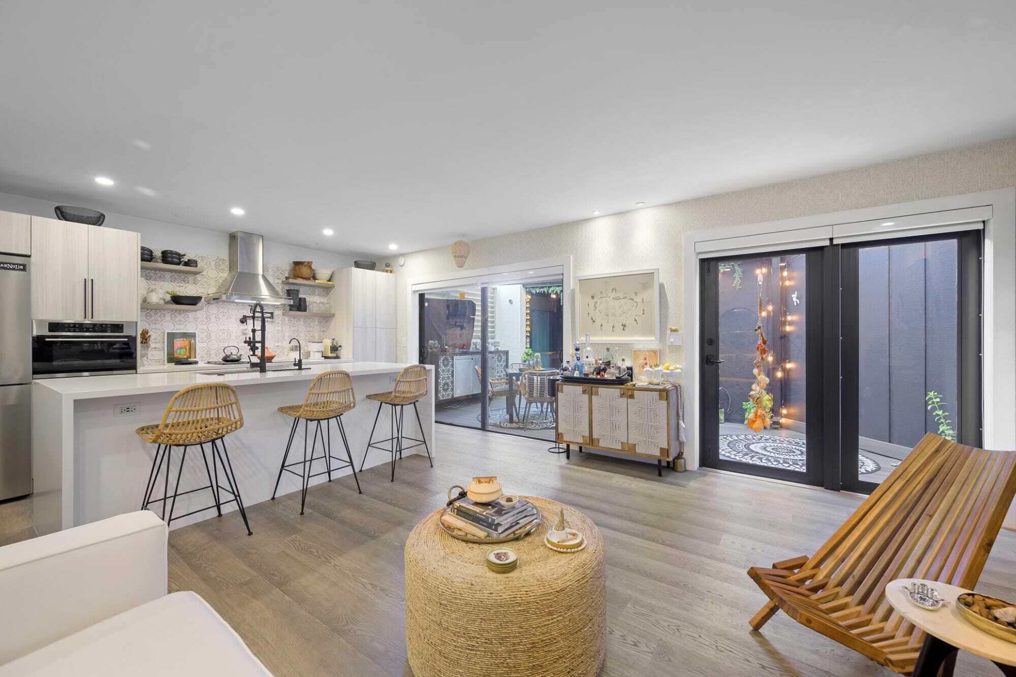 SEA LOFTERS CONDO - Residential Lease