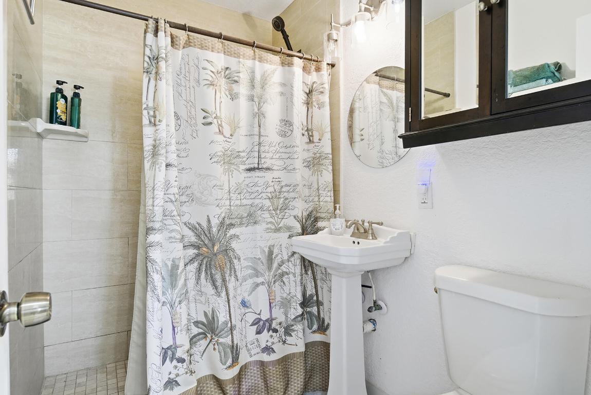 VILLAGE OF PALM SPRINGS - Residential