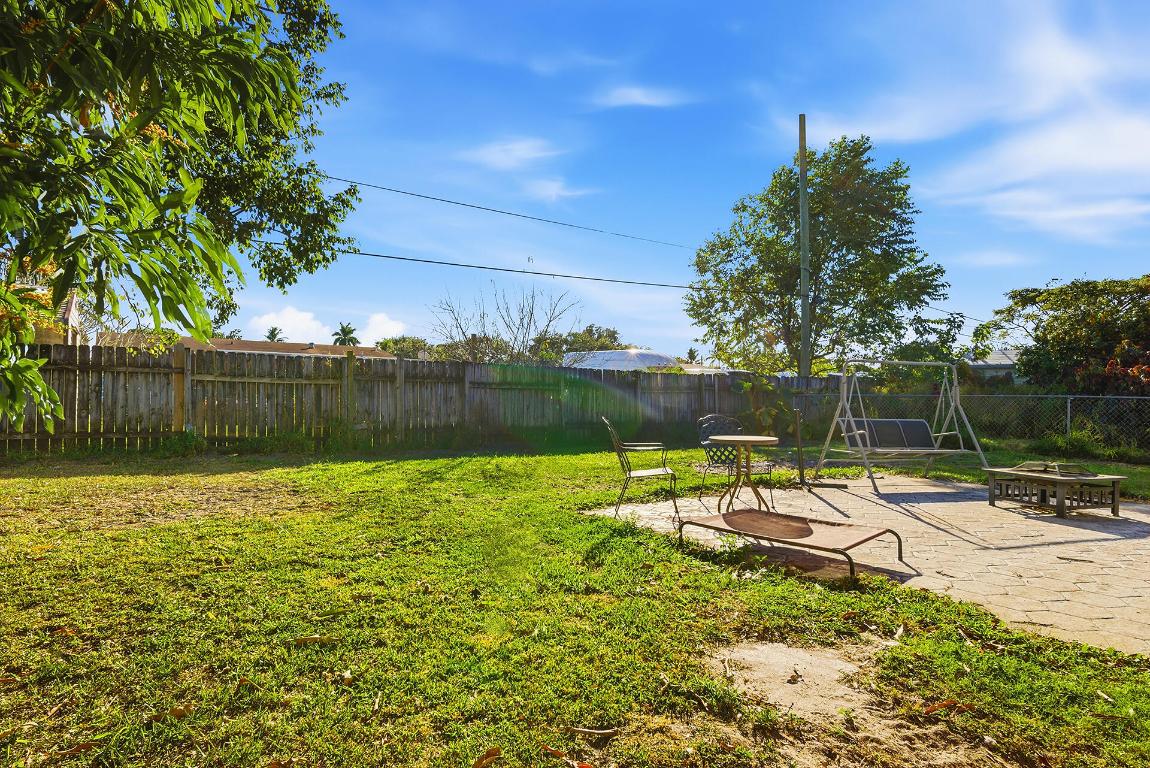 VILLAGE OF PALM SPRINGS - Residential