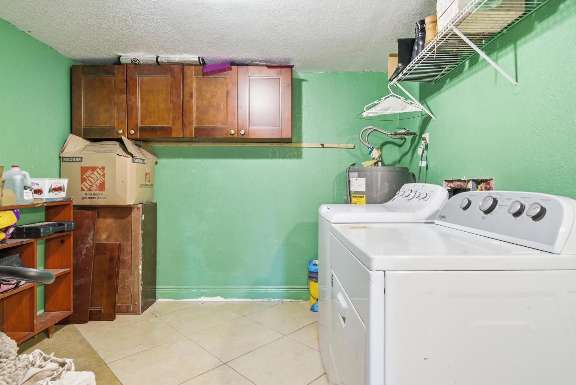 VILLAGE OF PALM SPRINGS - Residential