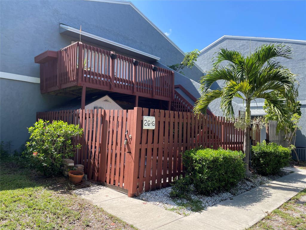Photo of 26 CROSSINGS Circle #G, Boynton Beach, FL 33435 (MLS # B26066987)