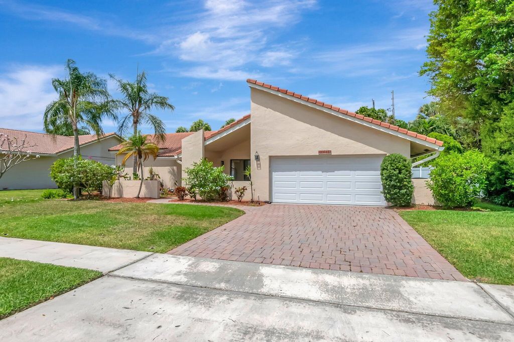 Photo of 21065 Escondido Way, Boca Raton, FL 33433 (MLS # R11105819)
