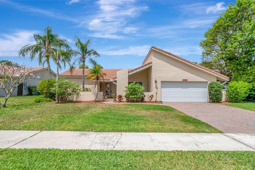 Photo of 21065 Escondido Way, Boca Raton, FL 33433 (MLS # R11105819)