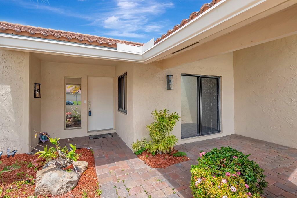 Photo of 21065 Escondido Way, Boca Raton, FL 33433 (MLS # R11105819)