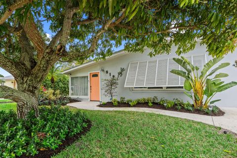 Property photo of 819 Se Stypmann Boulevard, Stuart, FL 34994