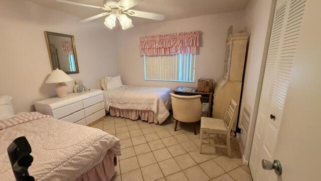 CAMELOT VILLAGE SEC 1 - Residential