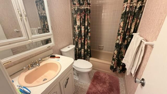 CAMELOT VILLAGE SEC 1 - Residential