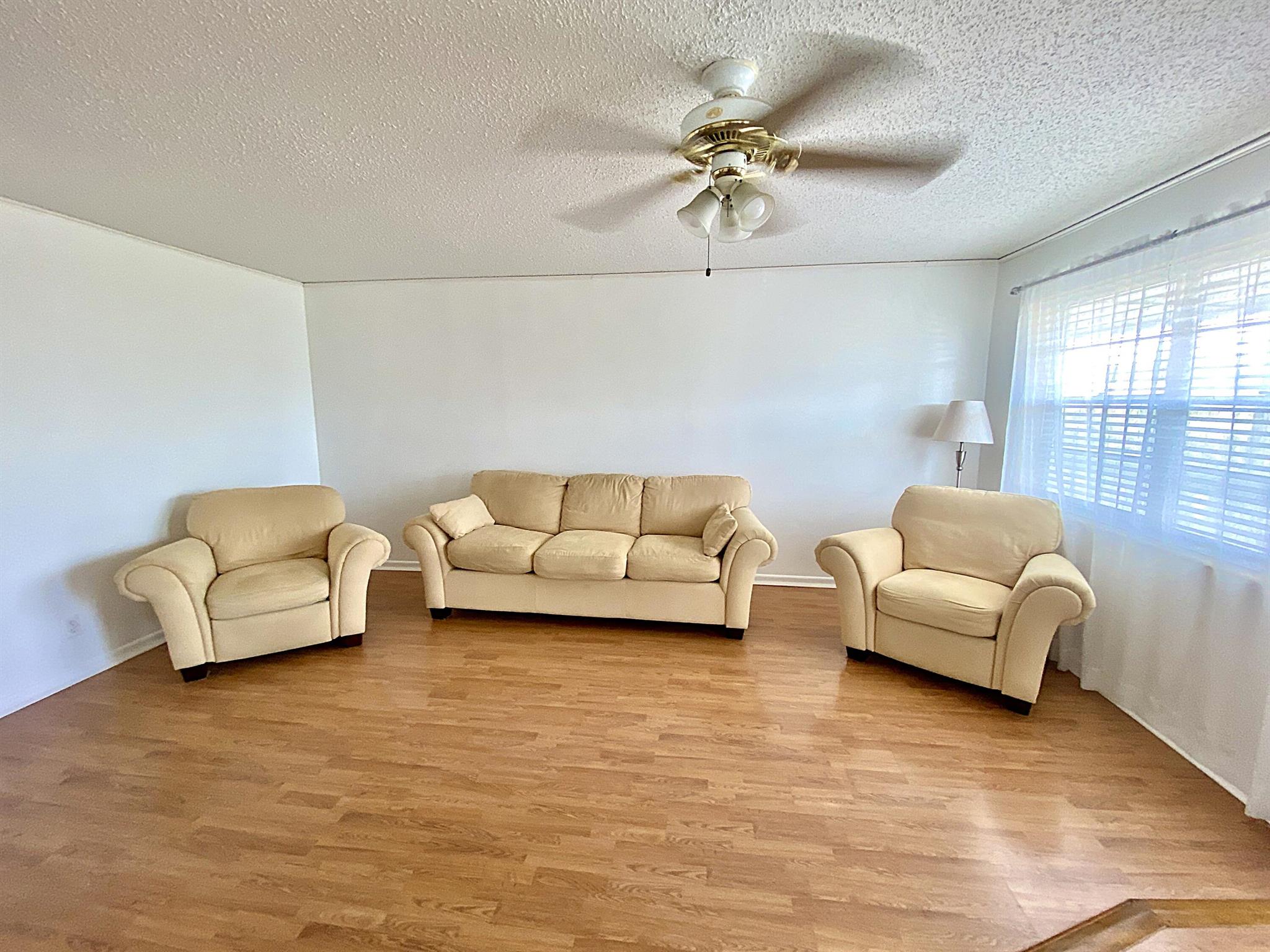 374 Markham Q