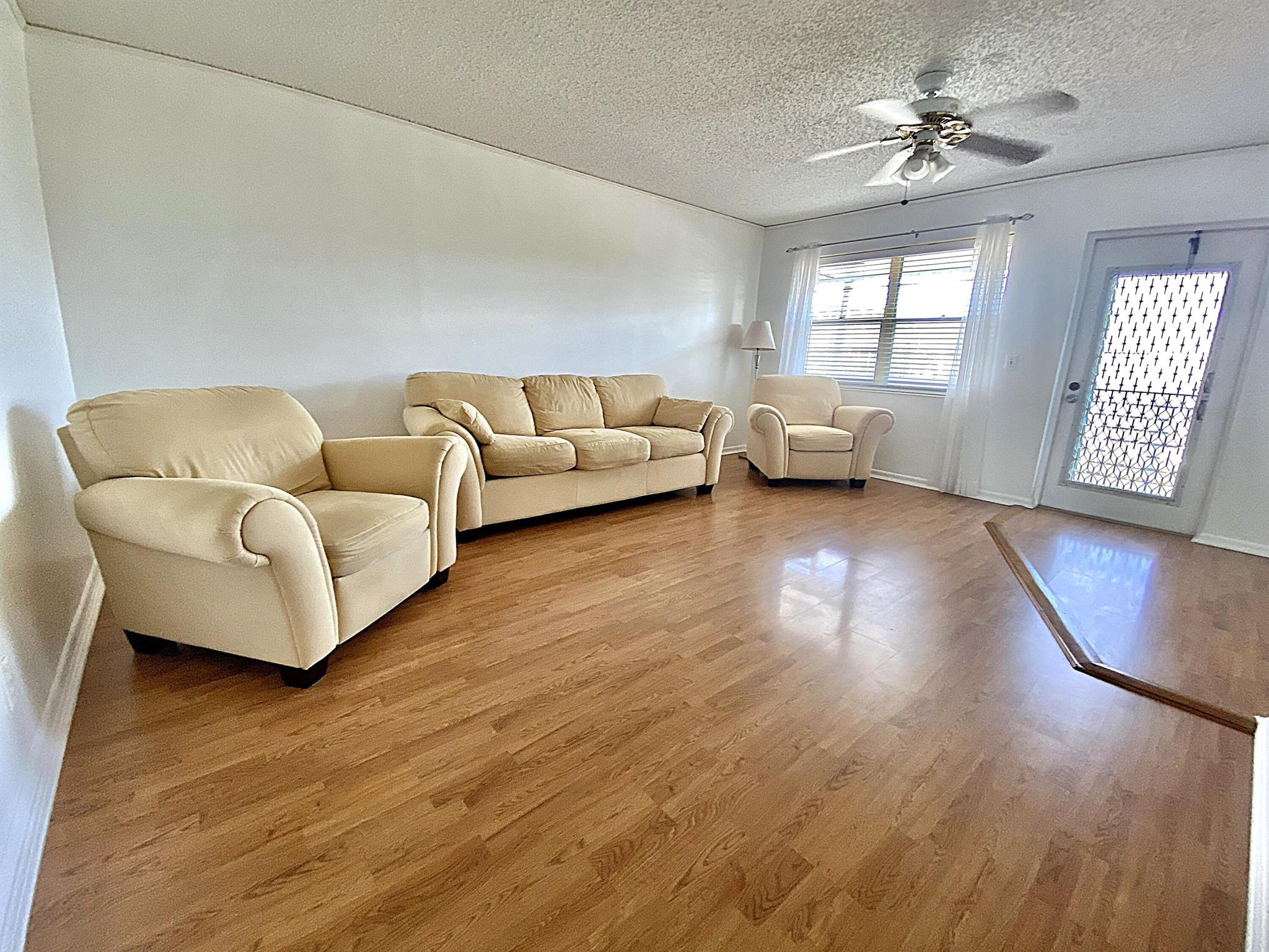374 Markham Q