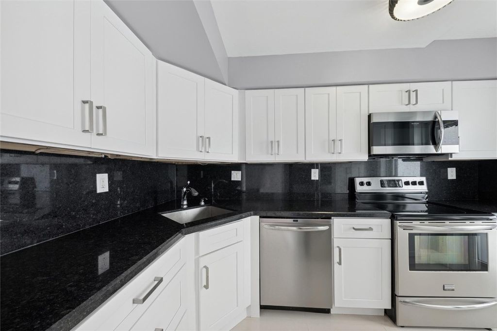 Photo of 333 NE 21st Avenue #520, Deerfield Beach, FL 33441 (MLS # F10522723)