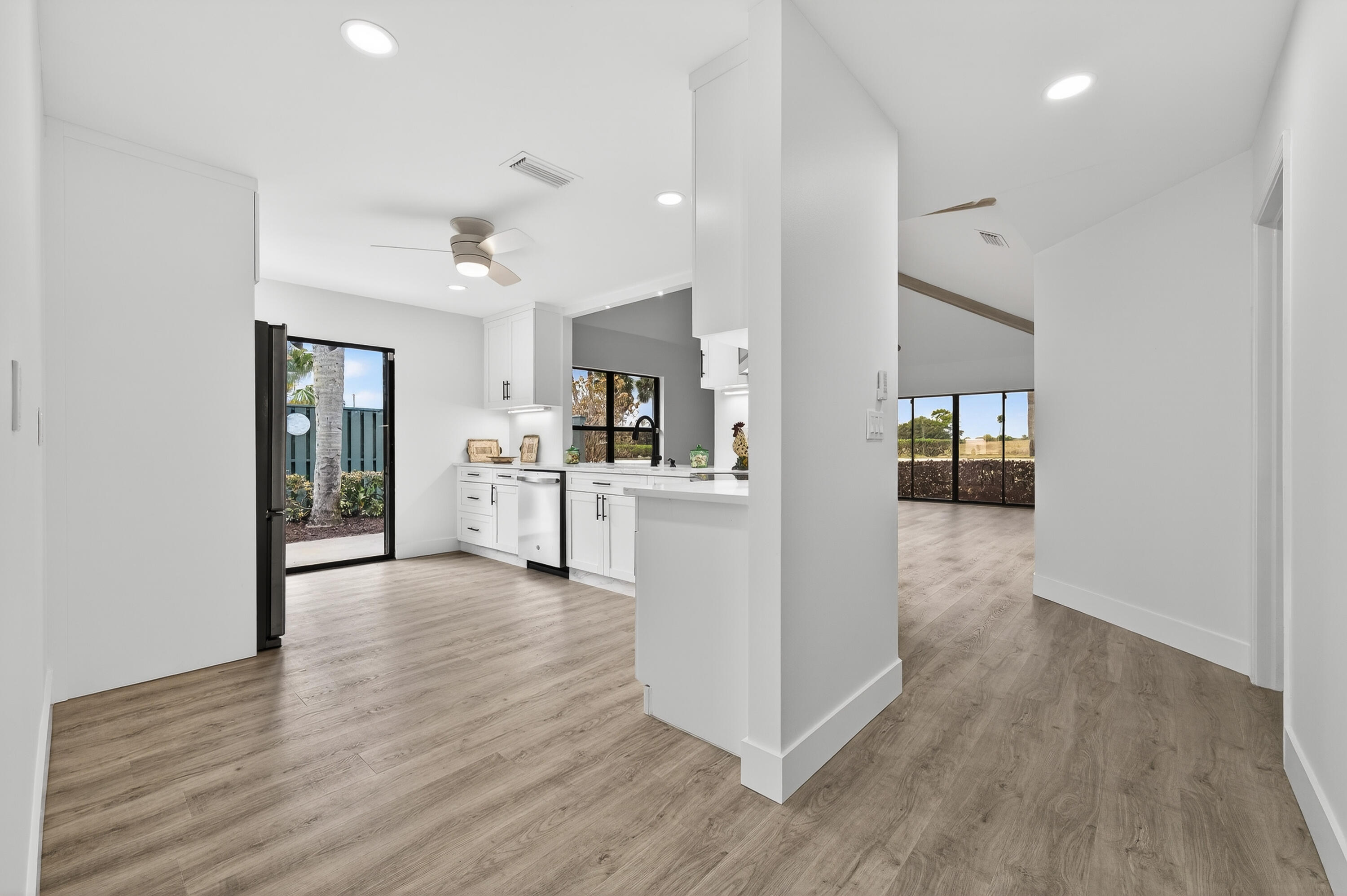 6893 SE Bunker Hill Drive