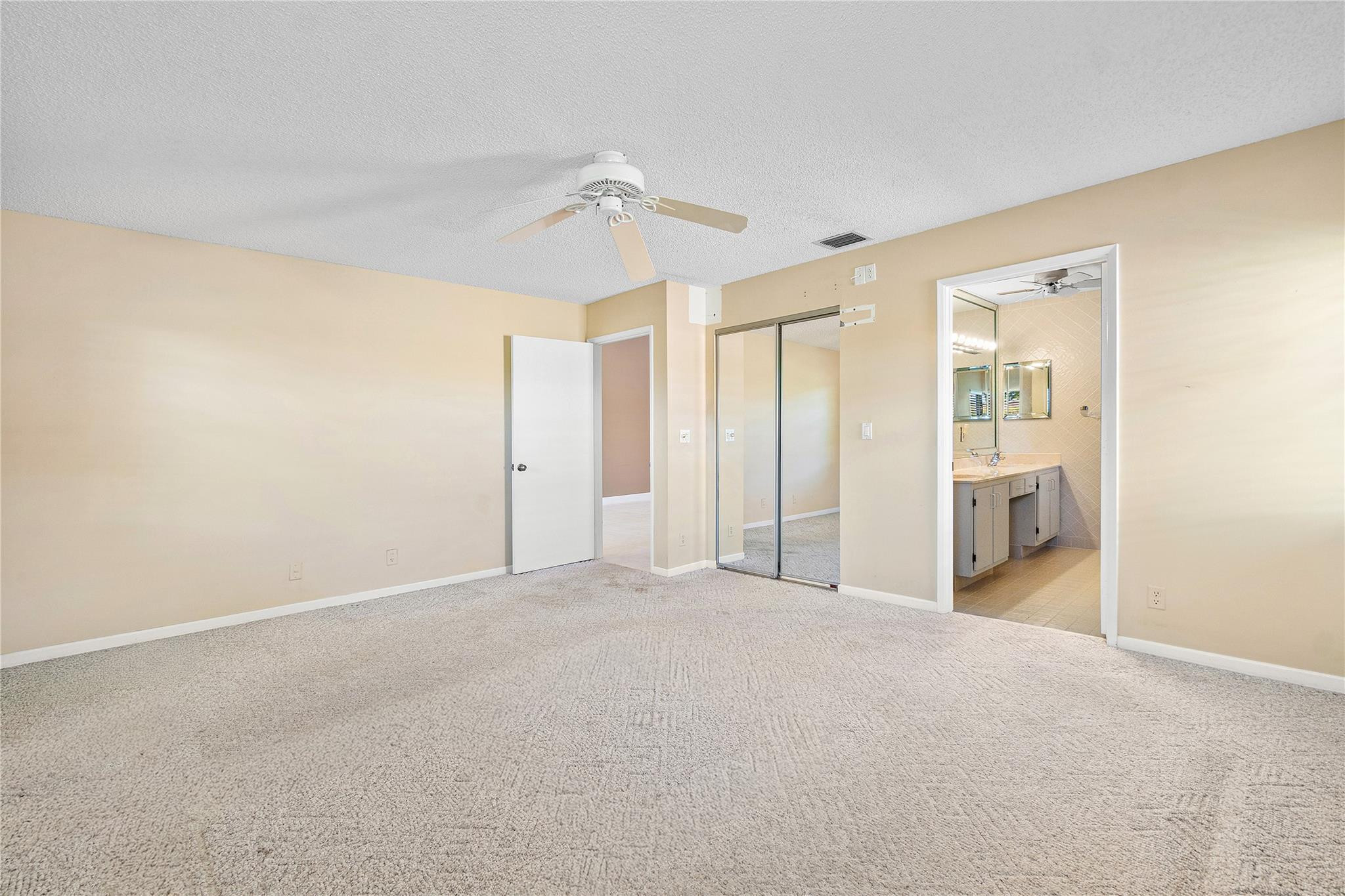 Whisper Walk SEC E Condo - Residential