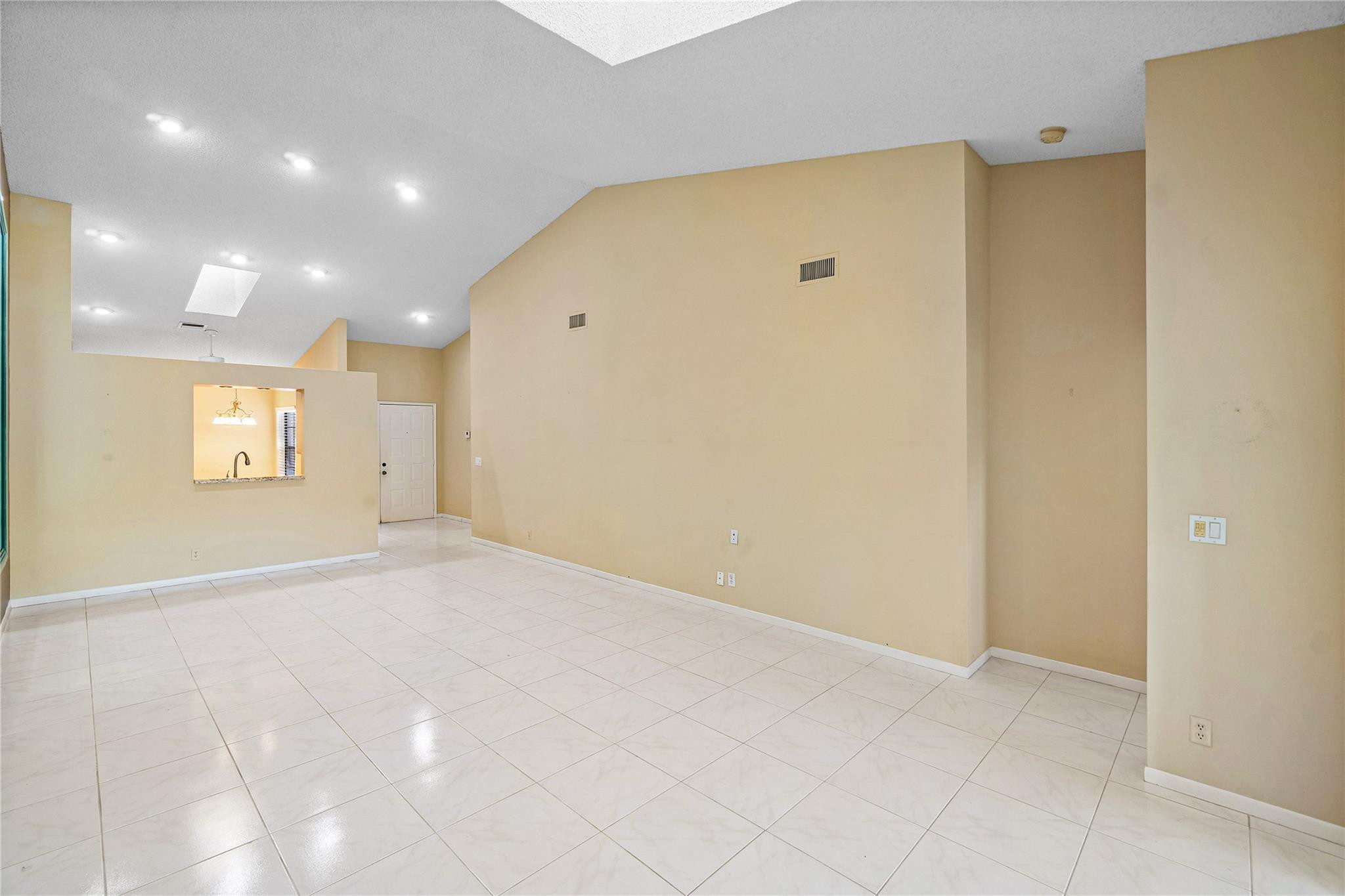 Whisper Walk SEC E Condo - Residential