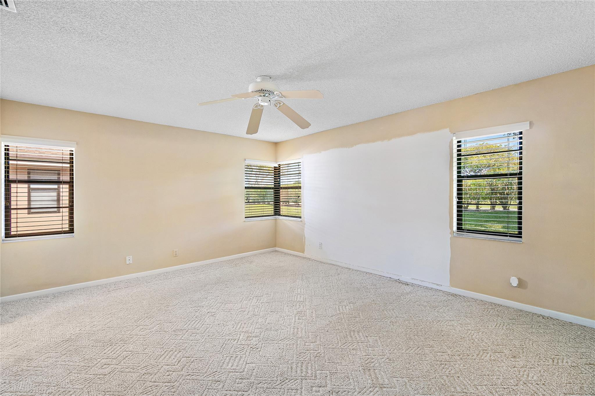 Whisper Walk SEC E Condo - Residential