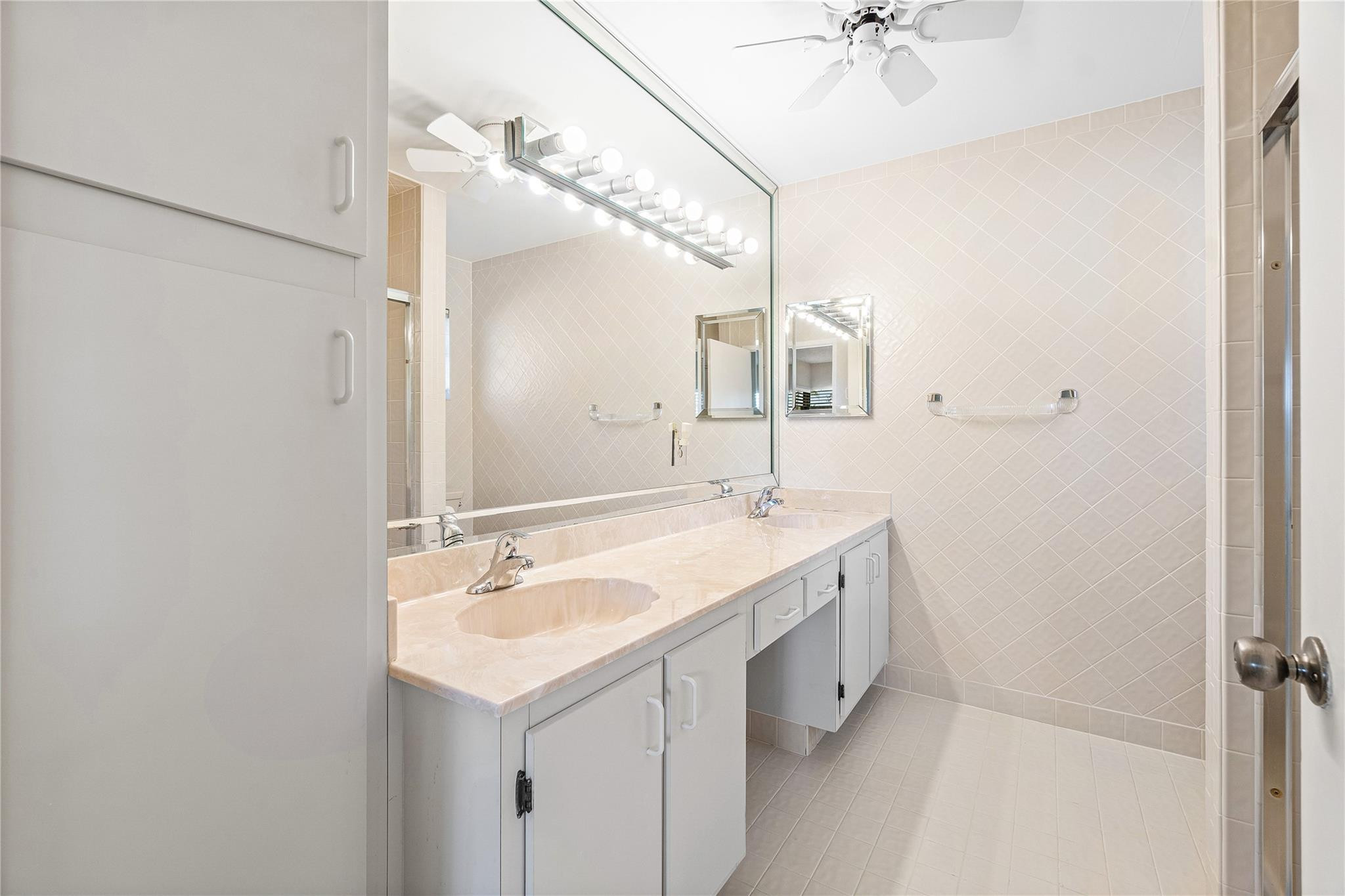 Whisper Walk SEC E Condo - Residential