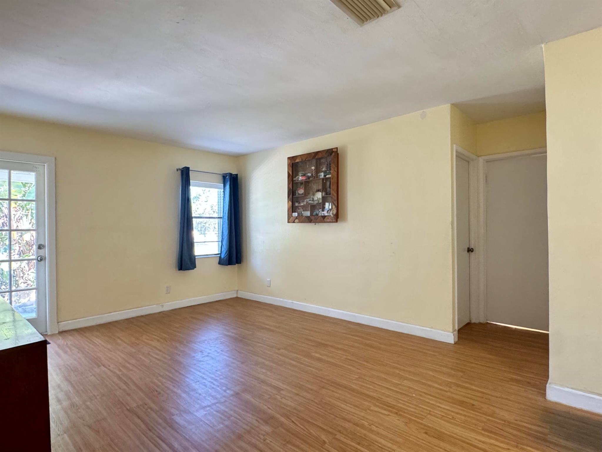 RIVERVIEW MANOR - Residential