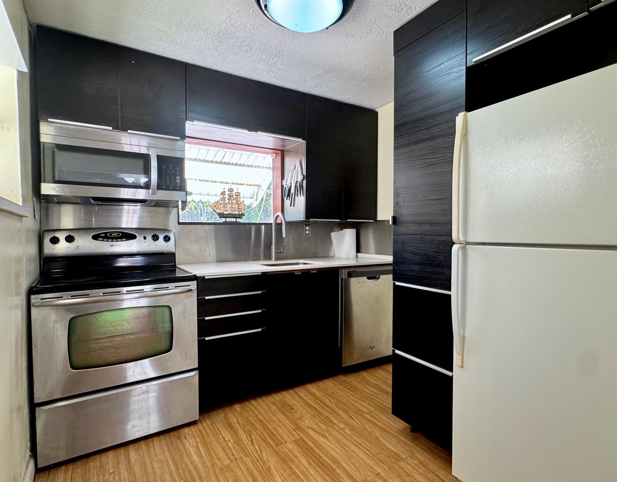 RIVERVIEW MANOR - Residential