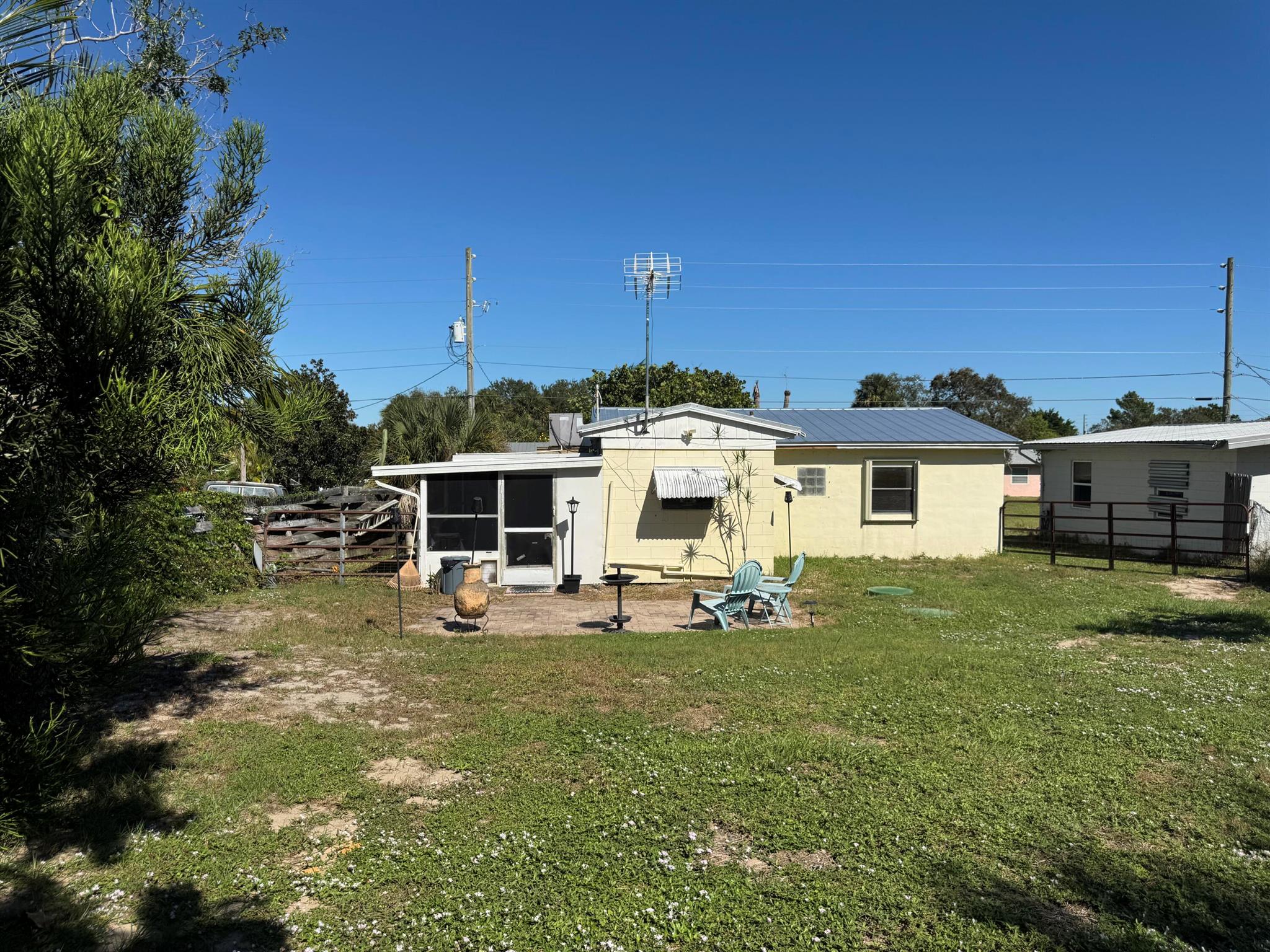 RIVERVIEW MANOR - Residential