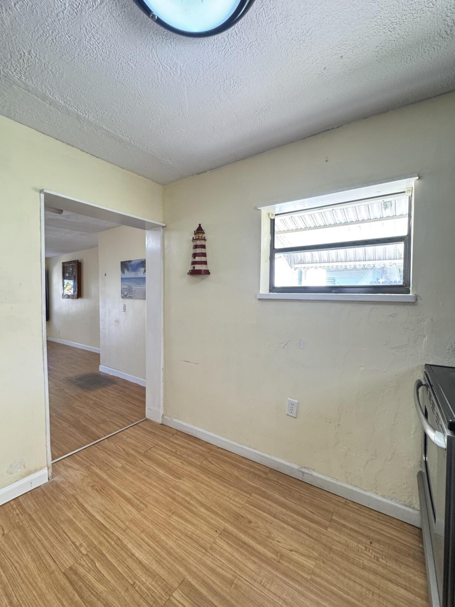 RIVERVIEW MANOR - Residential