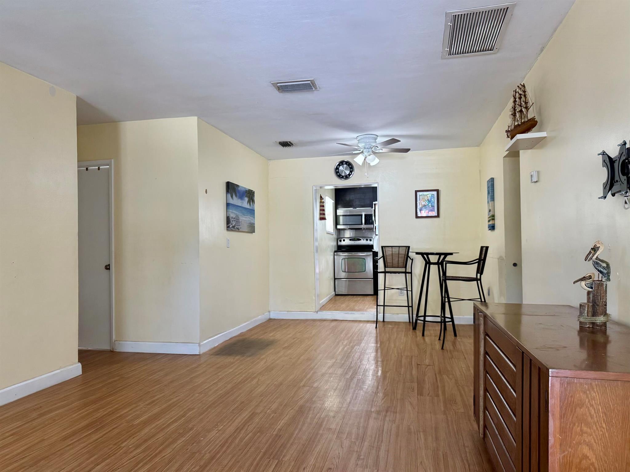 RIVERVIEW MANOR - Residential